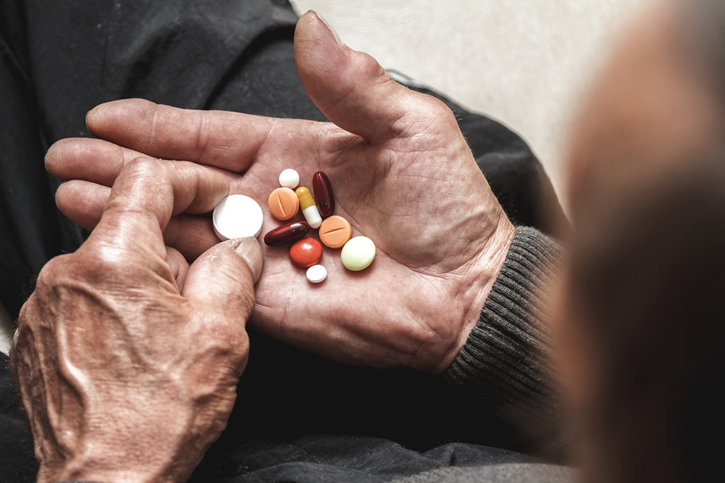 Les méthodes pratiques pour faciliter la préparation des médicaments pour les seniors