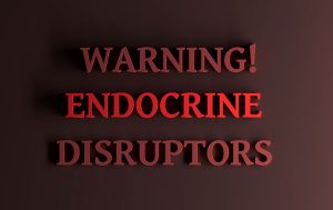Les raisons d’éviter les perturbateurs endocriniens présents dans les produits cosmétiques :
