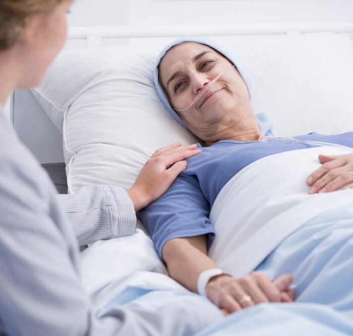 Les soins palliatifs à domicile : Les avantages d’accompagner les patients dans leur environnement familial Les soins palliatifs à domicile
