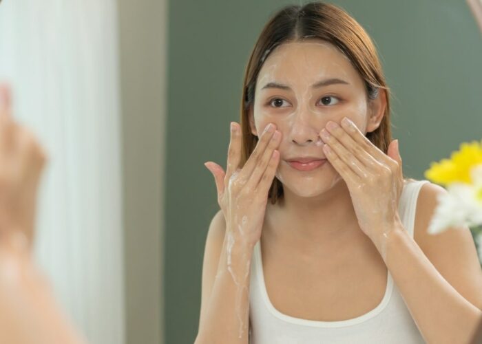 Exfoliation du visage : Un guide complet pour un éclat optimal