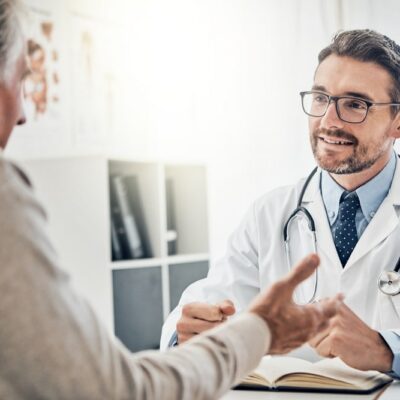 Comment choisir la meilleure mutuelle pour les seniors